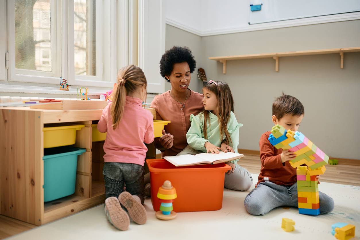 devenir nounou à domicile, carrière garde d'enfants